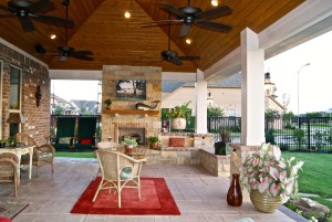 outdoor living with a vaulted ceiling