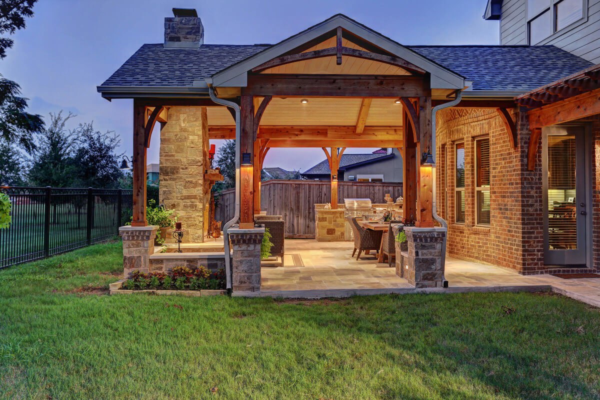 full view of outdoor living space