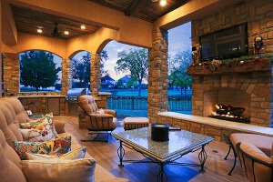 Fireplace and outdoor living room Royal Oaks
