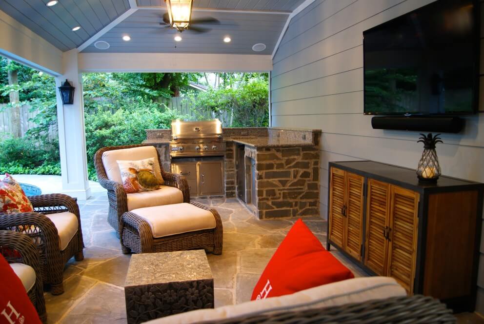 L-shaped outdoor kitchen
