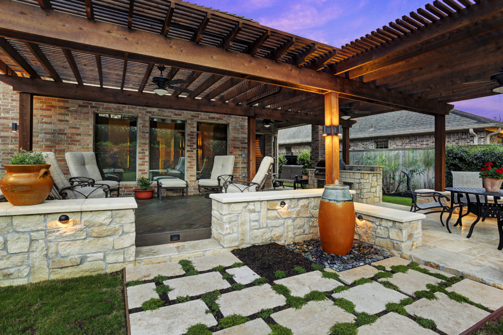 Deck, pergola and outdoor kitchen Houston