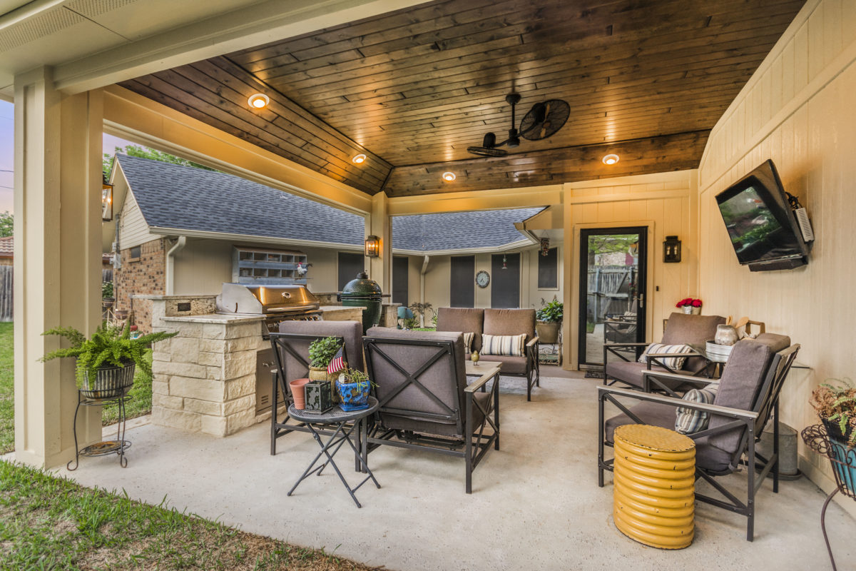 Outdoor living and kitchen Grand Prairie