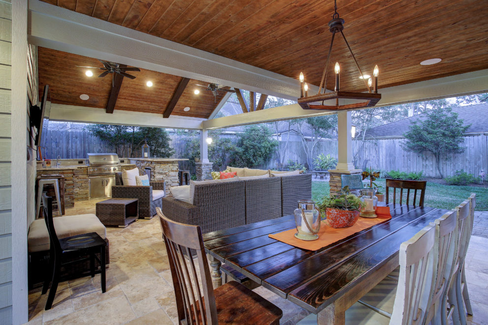 Outdoor kitchen and dining Houston