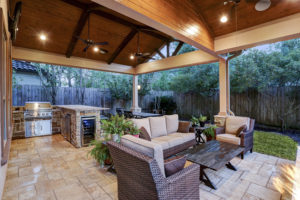 Outdoor living space with outdoor kitchen Houston