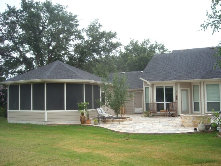 Freestanding Screened Room in Fullbrook