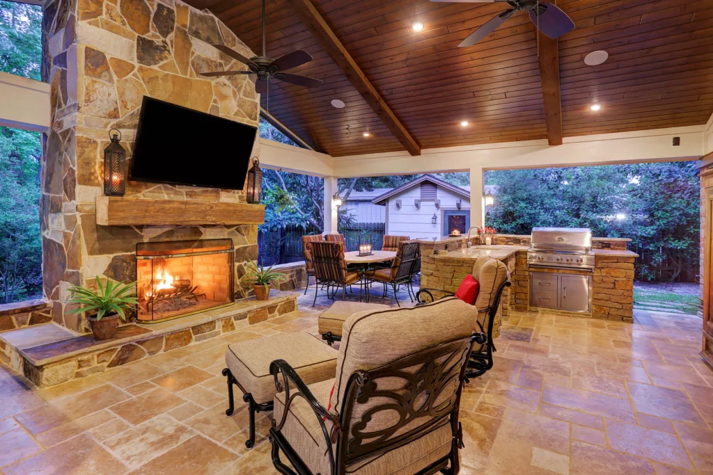 Outdoor Living in Briar Forest Area