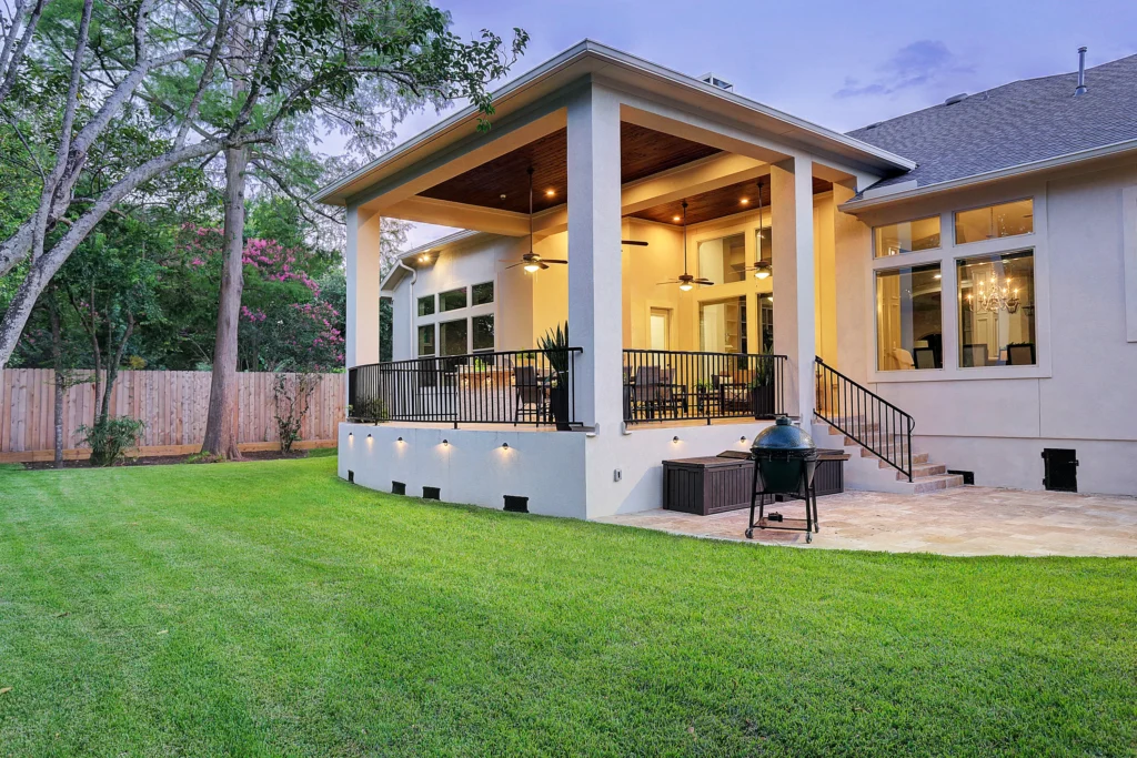 Modern Outdoor Living in Bellaire