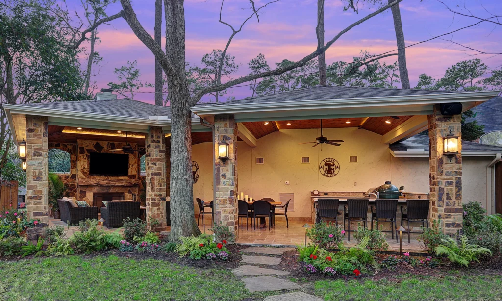 Outdoor Living Space – Piney Point in Memorial Villages